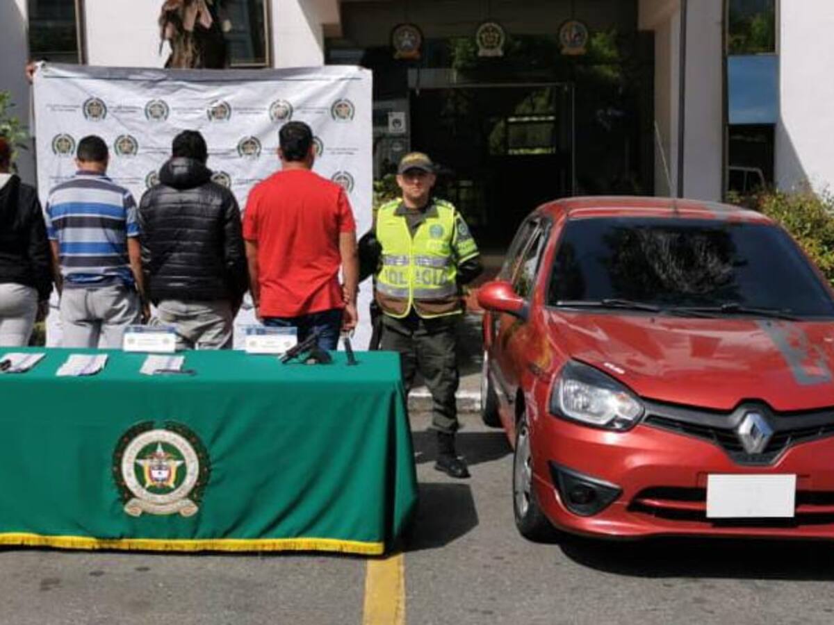 Cuatro personas hurtaron 12 millones de pesos de la venta de un vehículo en Armenia