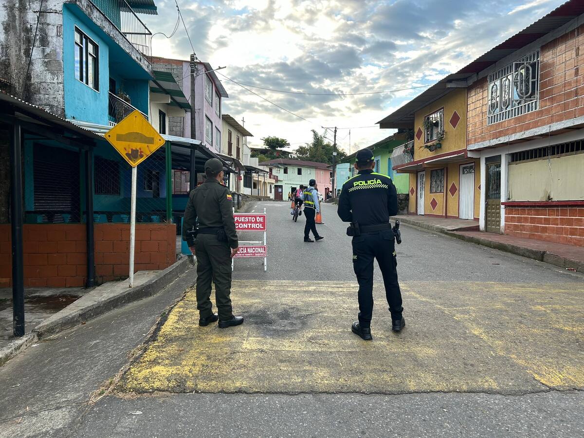 Las autoridades buscan a señalado de abuso sexual que se fugó de una estación de policía en Caldas
