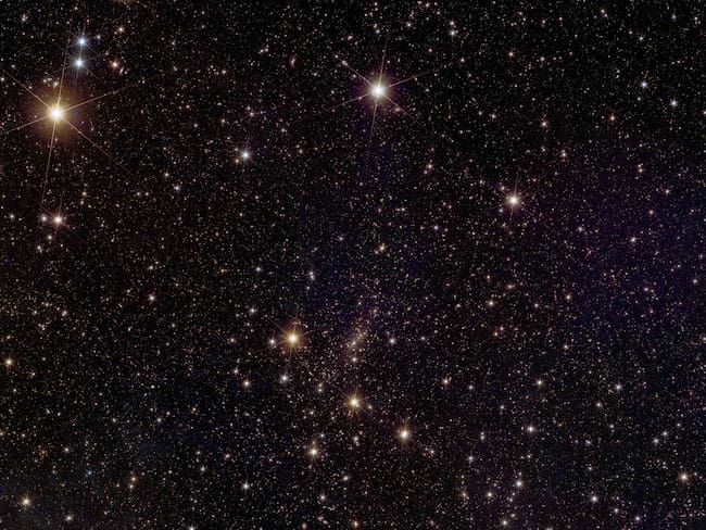 MADRID, 23/05/2024.- Imagen de la misión Euclid del cúmulo de galaxias Abell 2390, que muestra alrededor de 50.000 galaxias cuyas distancias pueden medirse gracias a estas observaciones. La misión Euclid de la Agencia Espacial Europea (ESA) publica este jueves otra tanda de imágenes con vistas &#039;sin precedentes&#039; del universo, un &#039;tesoro&#039; que llega casi once meses después del lanzamiento de este telescopio espacial, que poco a poco está completando el que pretende ser el mayor mapa en 3D del cosmos. EFE/ Esa/euclid/euclid Consortium/Nasa - SOLO USO EDITORIAL/SOLO DISPONIBLE PARA ILUSTRAR LA NOTICIA QUE ACOMPAÑA (CRÉDITO OBLIGATORIO) -