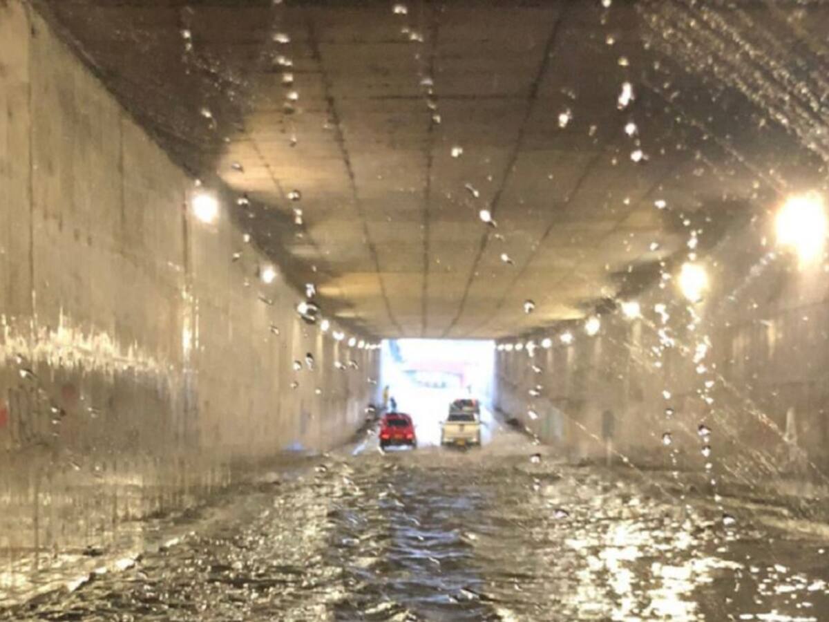 Lluvias causan inundaciones en el Hospital Universitario de Santander