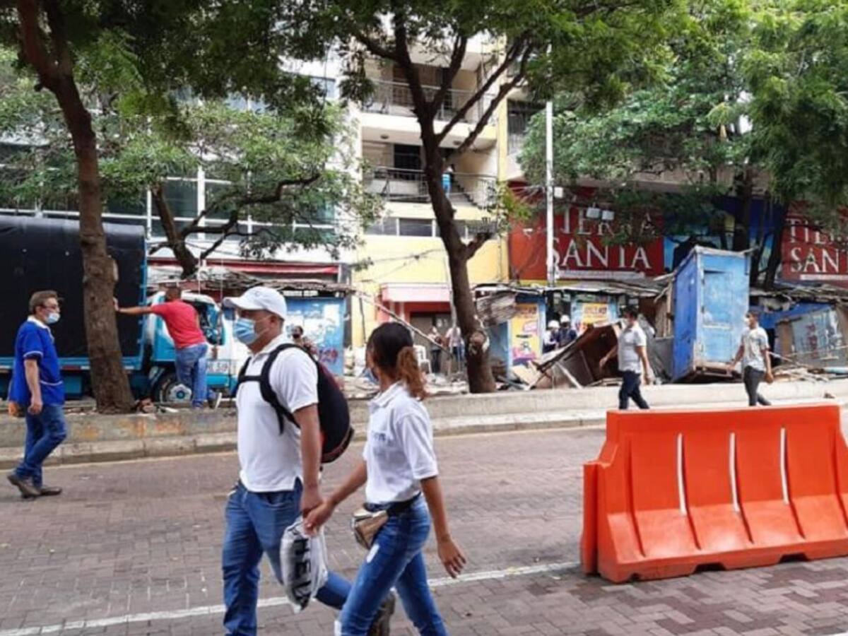 Inició la reubicación de los vendedores estacionarios en el Paseo Bolívar