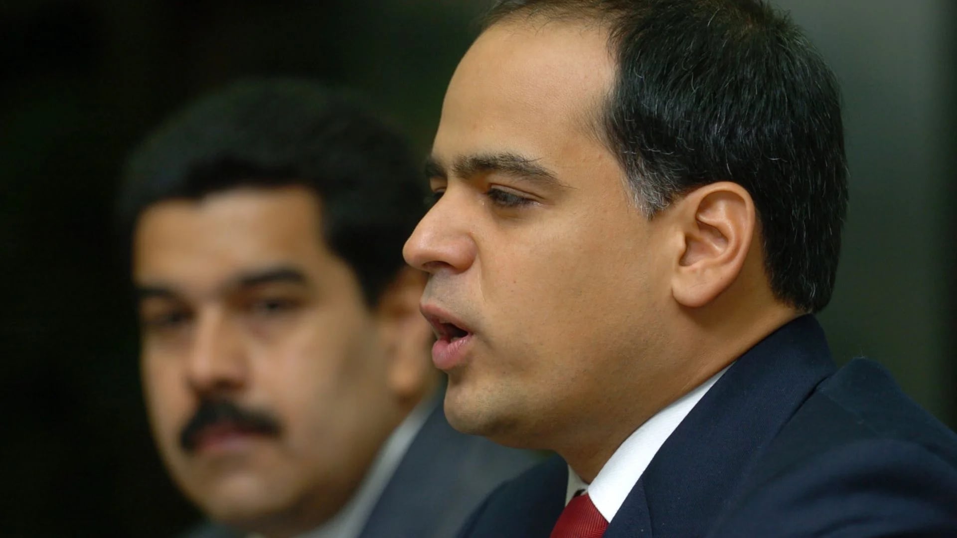 Nicolás Maduro, presidente de Venezuela, junto a Andrés Izarra, exministro de comunicación del gobierno de Hugo Chávez.
(Foto: EFE)