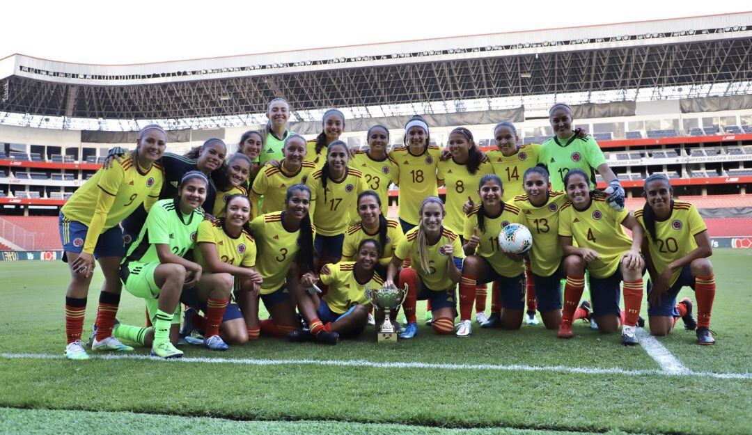 Las jugadoras de la Selección Colombia tras golear 0-4 a Ecuador.