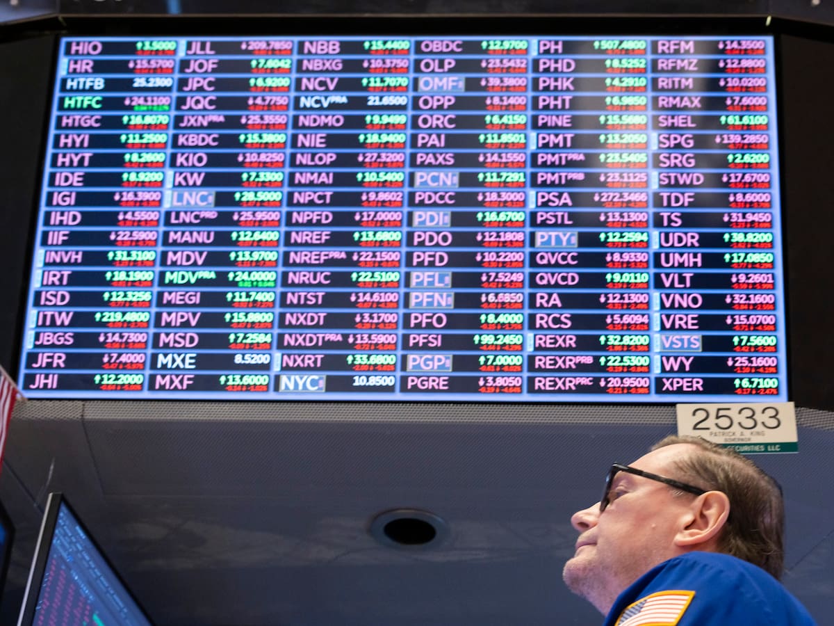 Mercados comienzan a recuperarse tras golpe arancelario de Trump