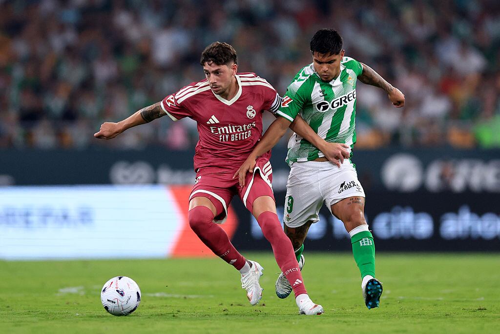 Betis del Cucho y Deossa le propina al Real Madrid su primera derrota en LaLiga: tabla de posiciones. (Photo by Fran Santiago/Getty Images)