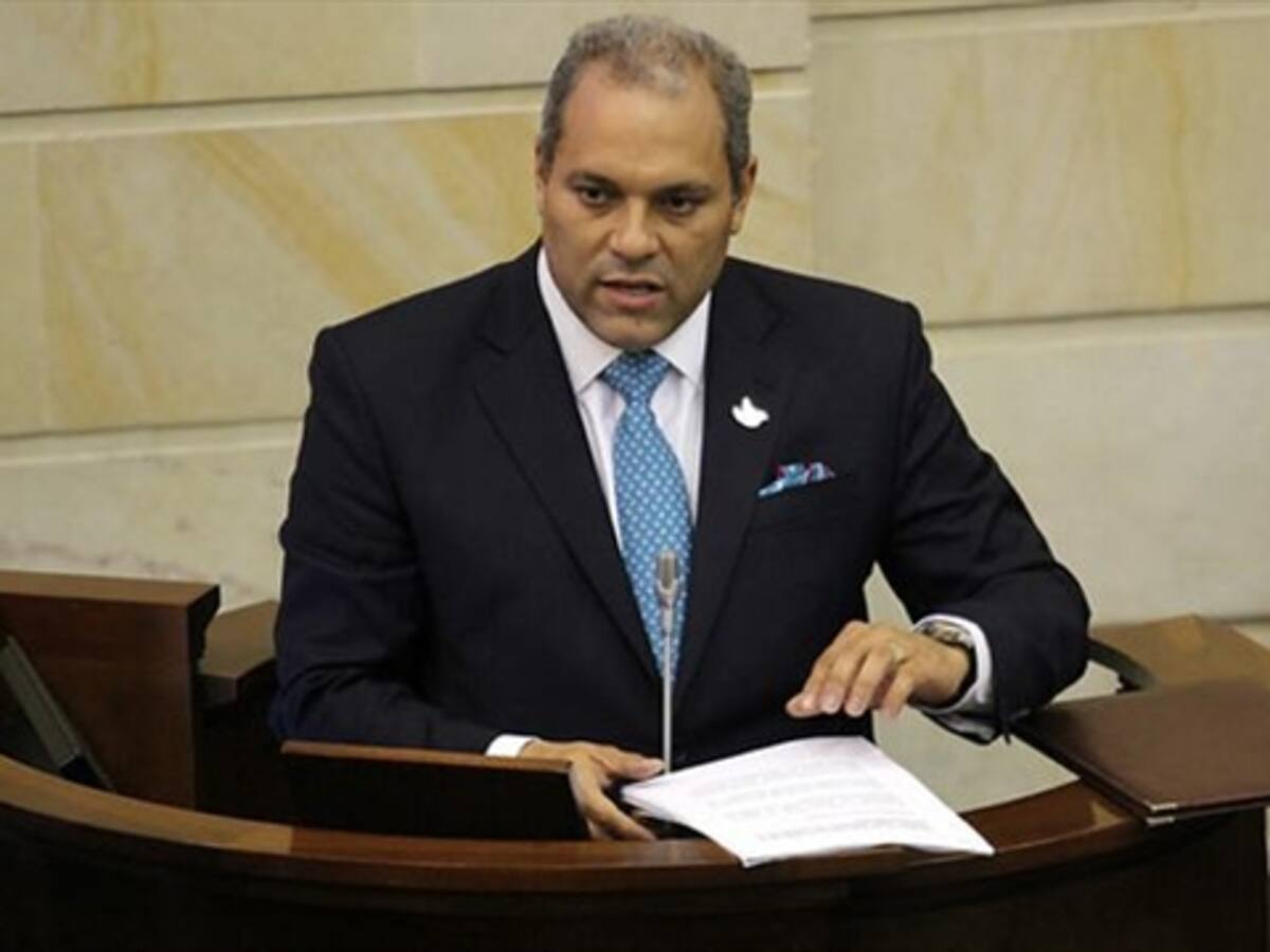 Congreso pide perdón a Colombia por escándalo de parapolítica