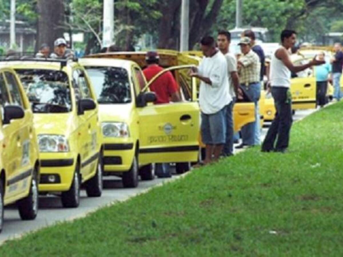 Rige Pico y Placa para taxis y buses de servicio público en Cali