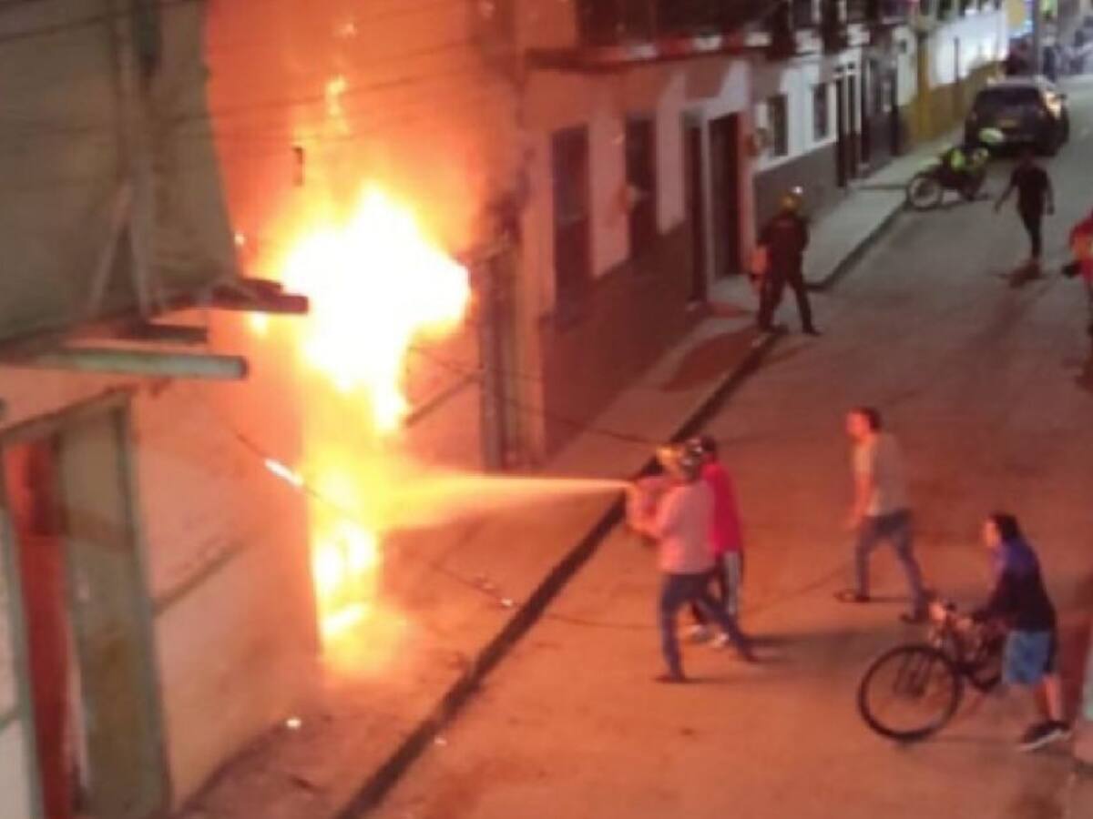 Una vivienda destruida y dos más afectadas balance del incendio en Salamina