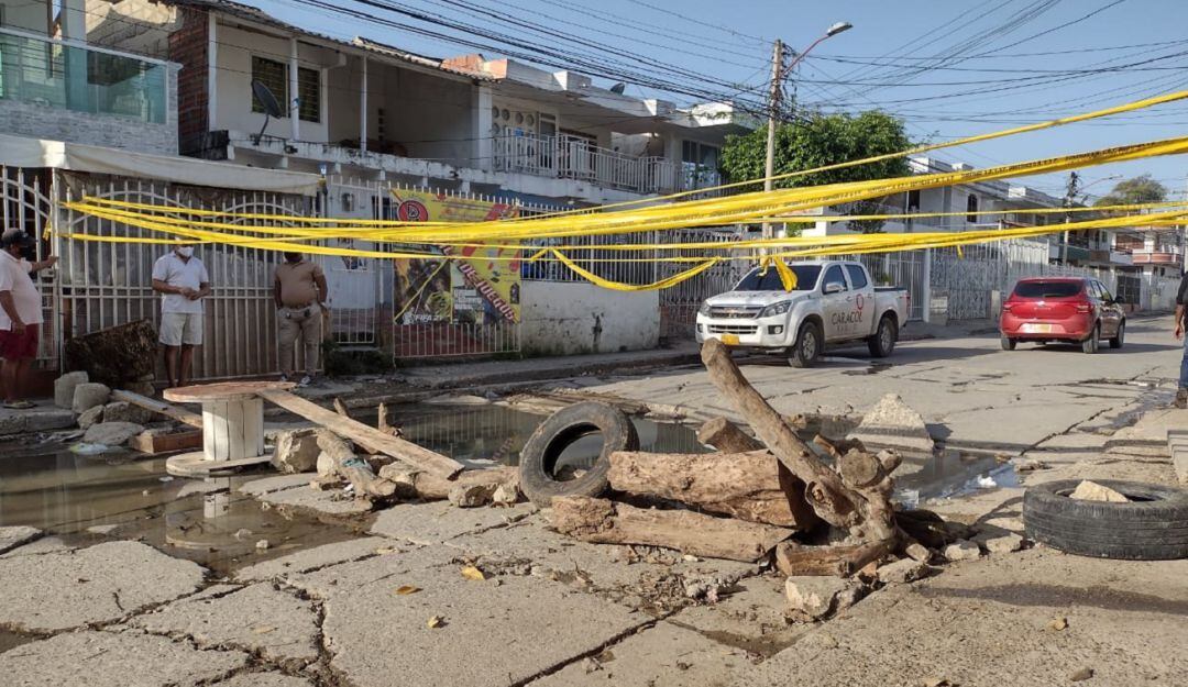 Una semana cumplió el cerramiento hecho por la comunidad, y secretaría de infraestructura no habla de una solución