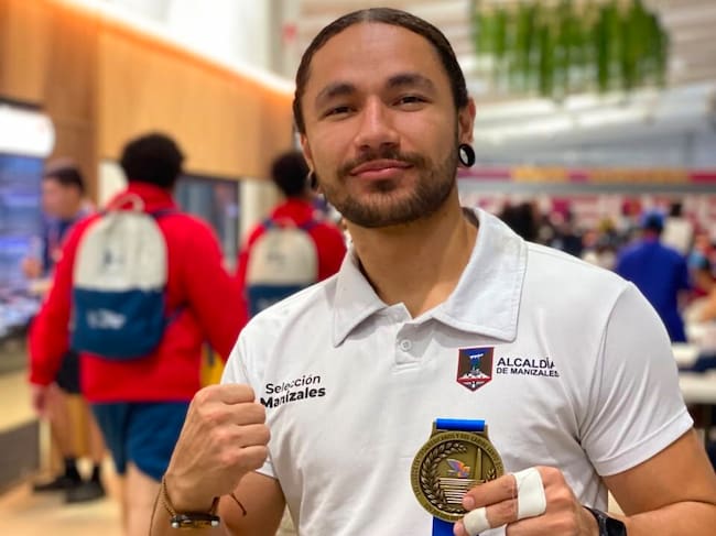 Sergio Rodríguez, deportista manizaleño que ganó medalla de oro en karate en los Juegos Centroamericanos y del Caribe Santo Domingo 2026. Foto: centrodeinformacion.manizales.gov.co