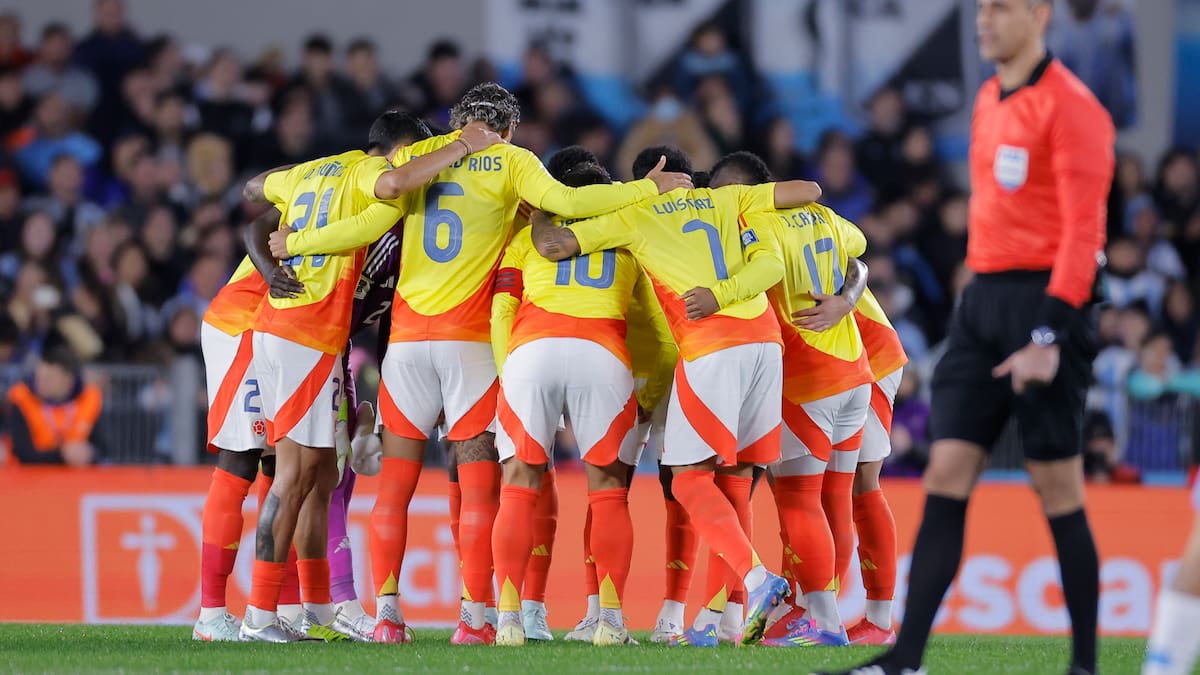 Jugador de Selección Colombia se iría del fútbol inglés: curiosa manera en la que se supo su salida