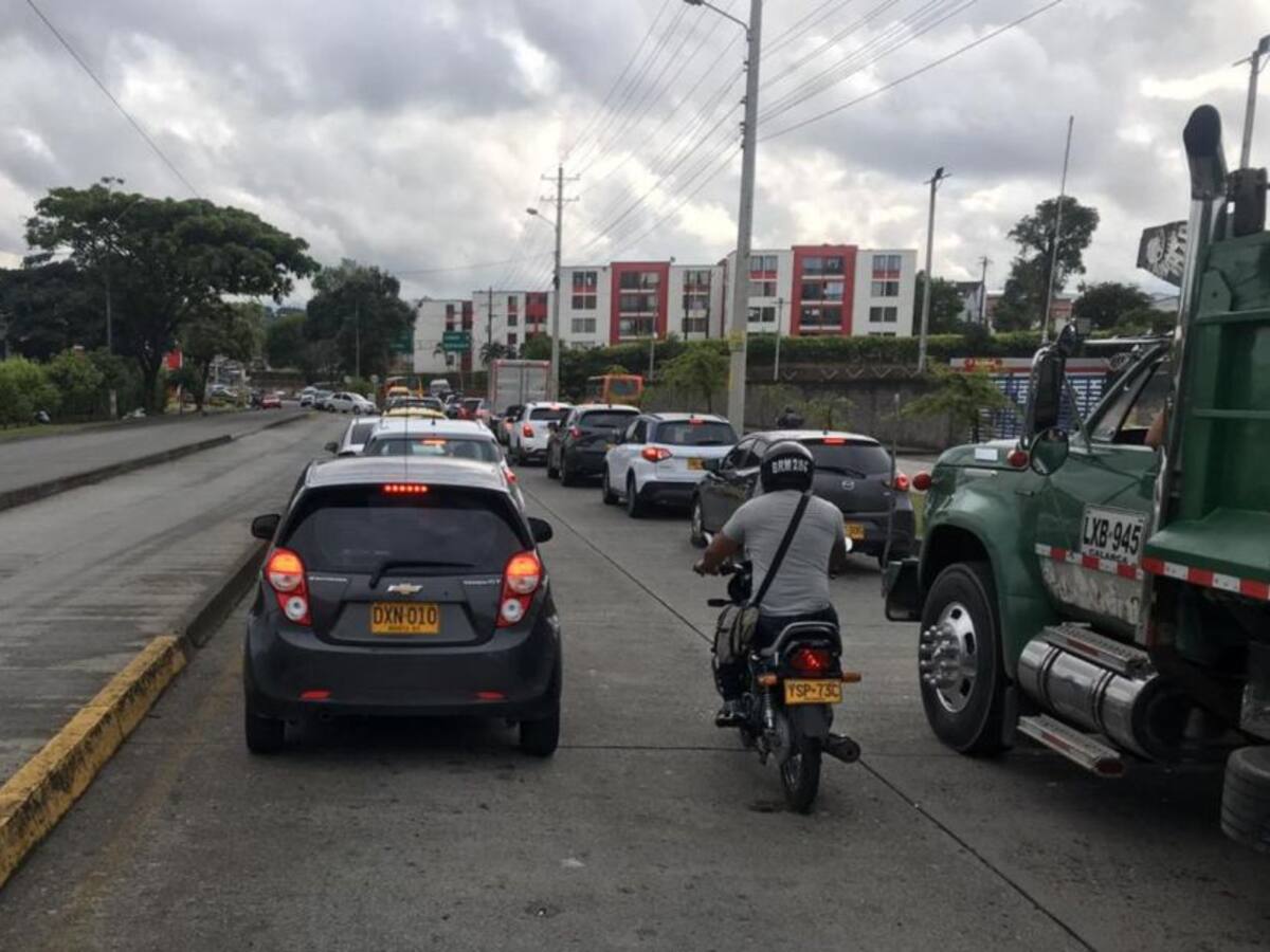 Pereiranos denuncian que los trancones de Corales se salieron de control