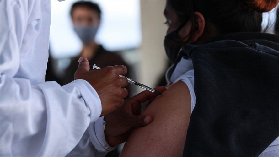 Vacunación contra la Covid-19. Foto: Colprensa / Las regiones que ya han superado la meta del 70 % en al menos una dosis