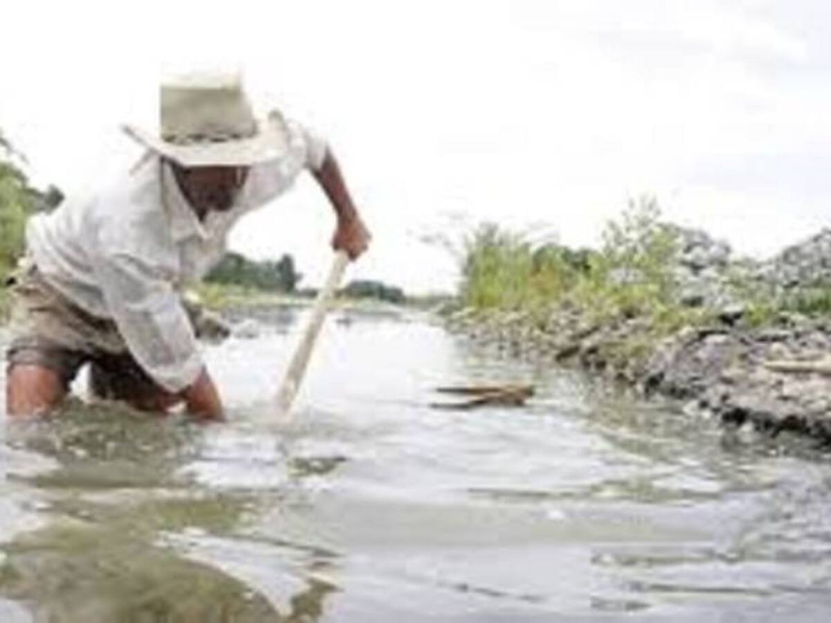 Pequeños mineros del Quindío denuncian que normas ambientales los tienen trabajando a pérdida