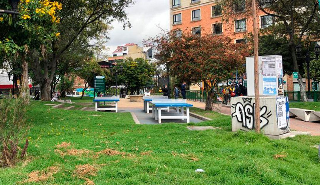 Más de 500 comercios de la Zona Rosa serán beneficiados con la entrega en administración de cinco zonas de espacio público.