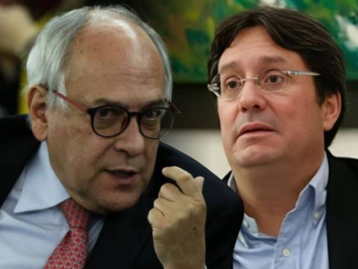 ¿La derecha redefine su futuro en Colombia? Francisco Santos y José Obdulio debaten nuevo escenario