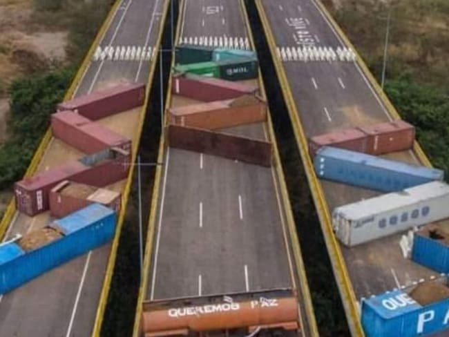 Maduro aumenta contenedores en el Puente Tienditas