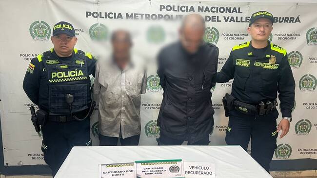 Capturados dos hombres cuando intentaban cambiar la placa de un vehículo hurtado en Medellín Foto: Policía Nacional