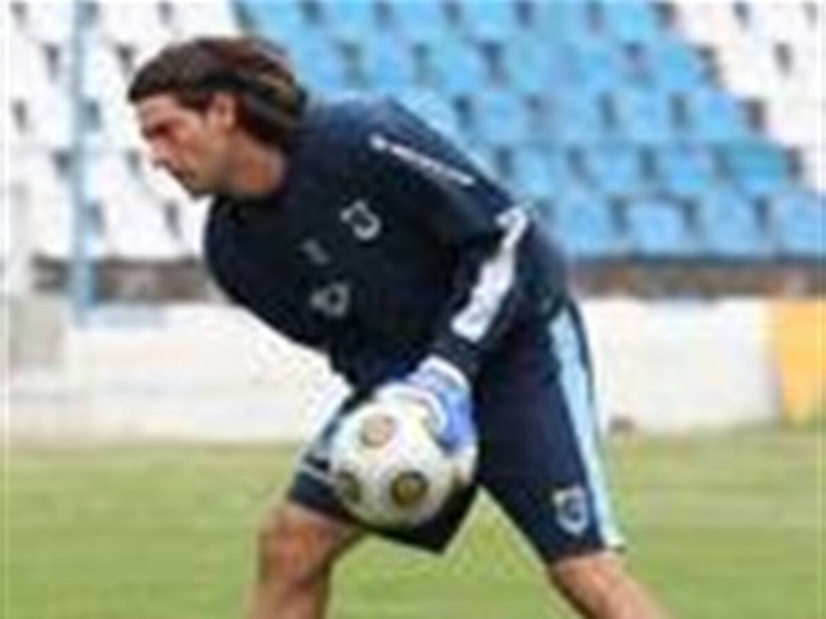 Atlético Nacional confirmó al argentino Gaston Fernando Pezzuti como nuevo portero del equipo
