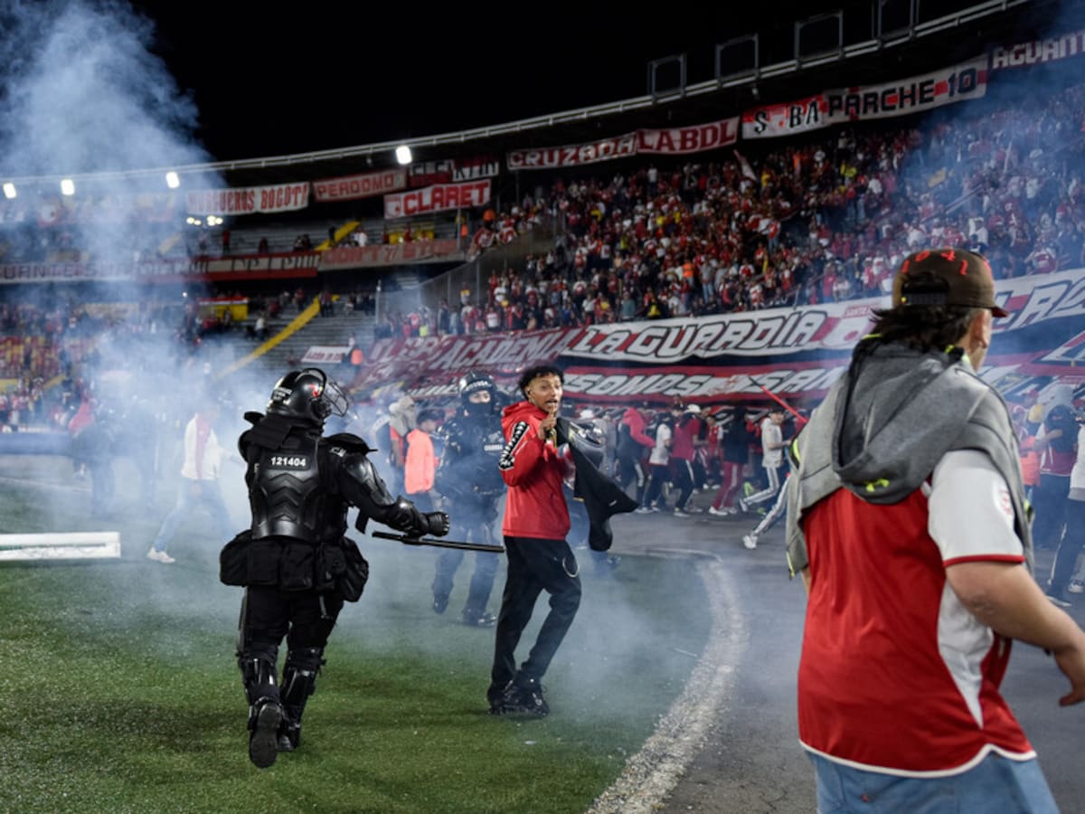 Oficial: Sanciones de Dimayor contra Santa Fe y América tras desmanes de hinchas en El Campín
