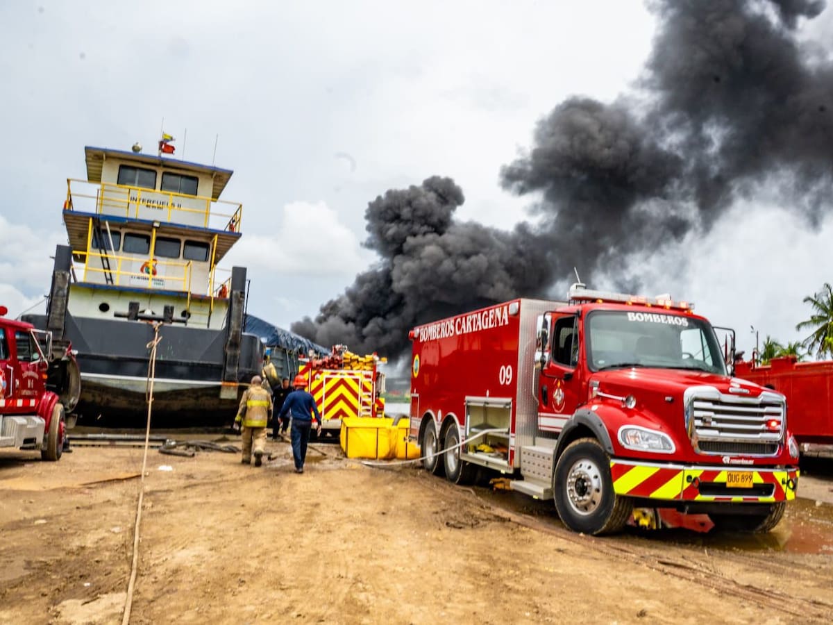 Reportan cuatro personas fallecidas por incendio de embarcación en Pasacaballos