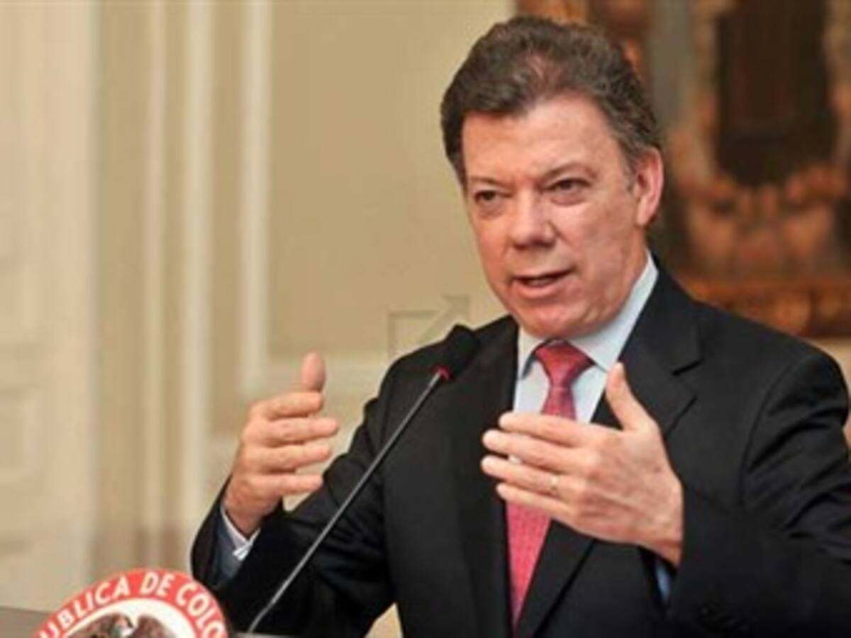 "Lo difícil está por venir", dice Santos sobre proceso de paz