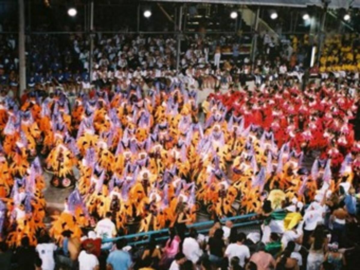 Miles de cariocas ya bailan en las calles a una semana del Carnaval de Río