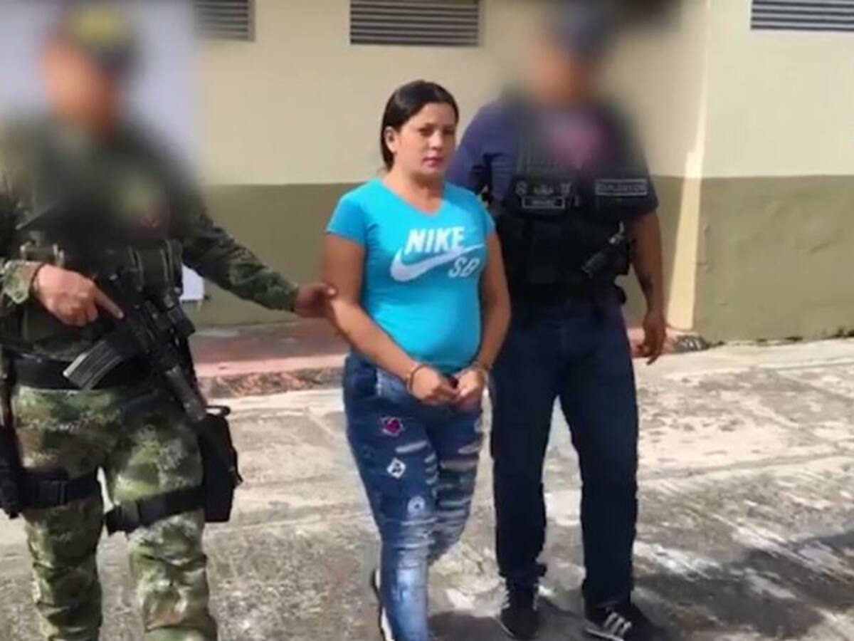 Arrestaron a una mujer por cobrar giros producto de extorsión