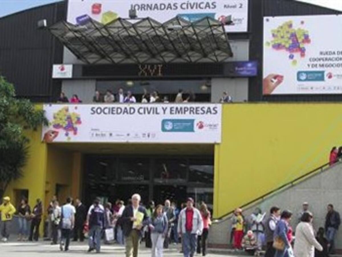 Empresarios debaten mecanismos para generar empleo