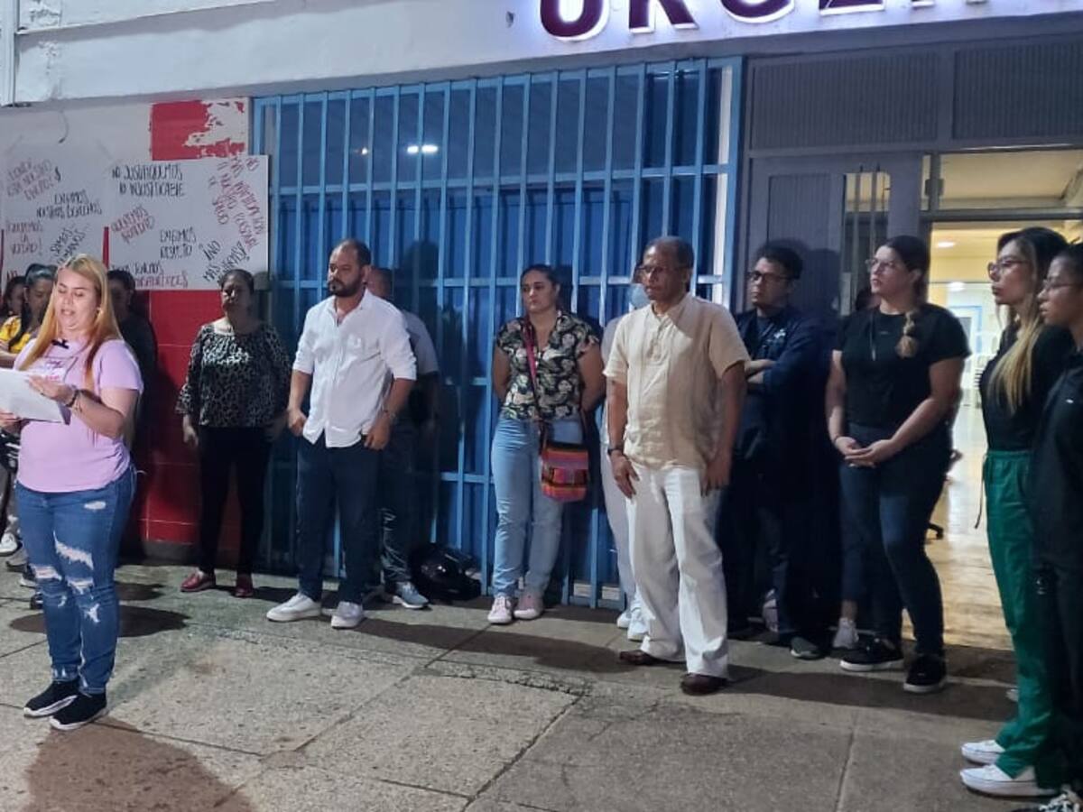 Personal del hospital de Andes protestan por la falta de pago de salarios