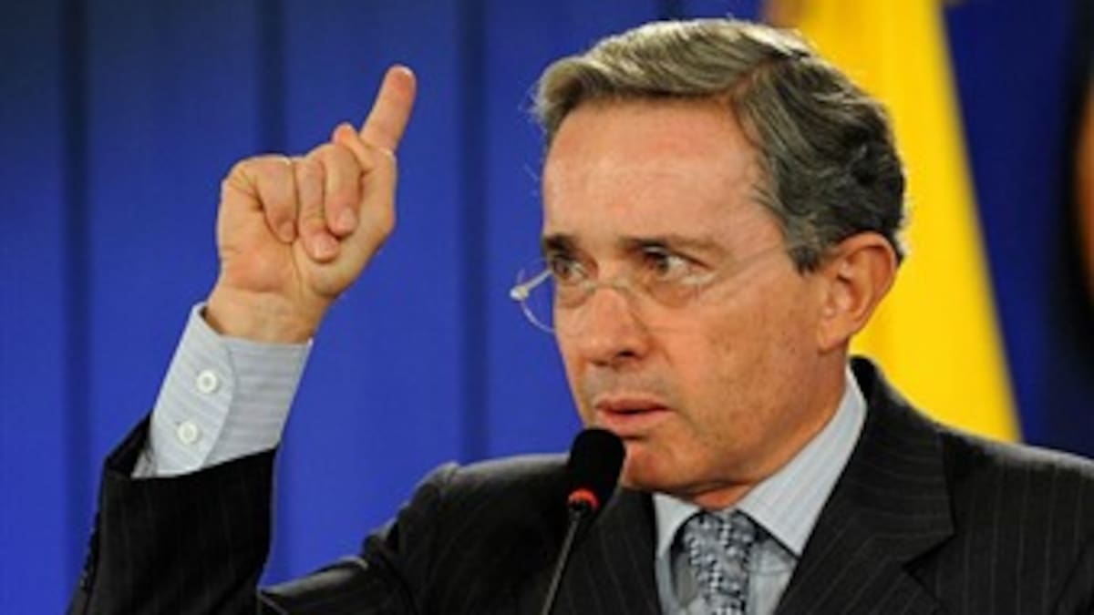 Expresidente Uribe arremete en Twitter contra excongresistas De La Espriella y Pineda