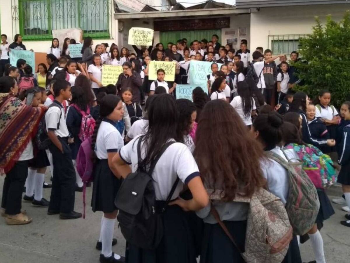 Paro escolar indefinido en el colegio San Pablo de Pueblo Rico, Risaralda