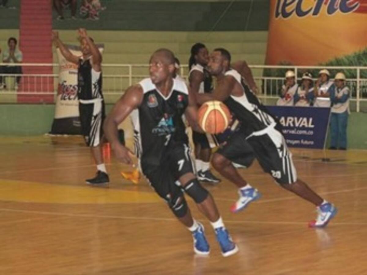Academia de Medellín y Once Caldas ganaron en la séptima fecha la liga de baloncesto