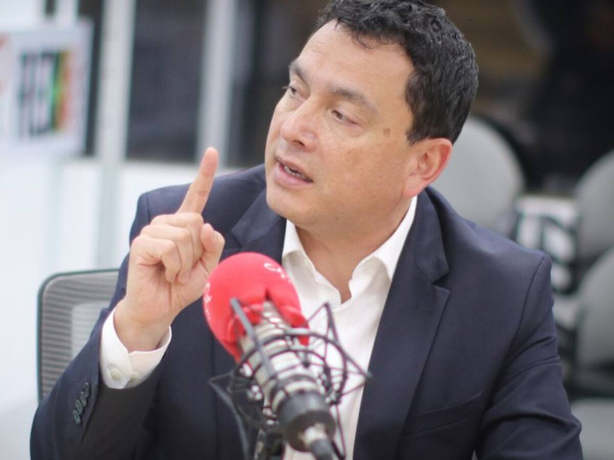 Lo más estratégico es traerlos para perseguirlos: Libreros