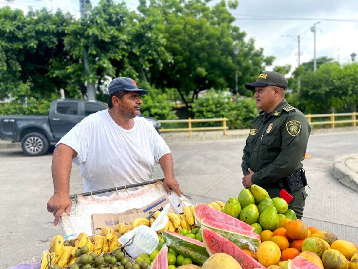 La Solidaridad de los Policías con Alonso, el Vendedor de Frutas