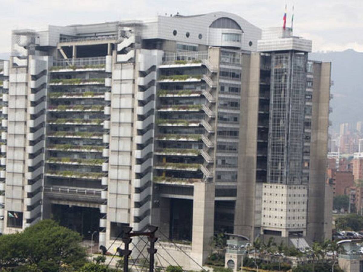 Multa económica a junta directiva de EPM por incumplir citas judiciales