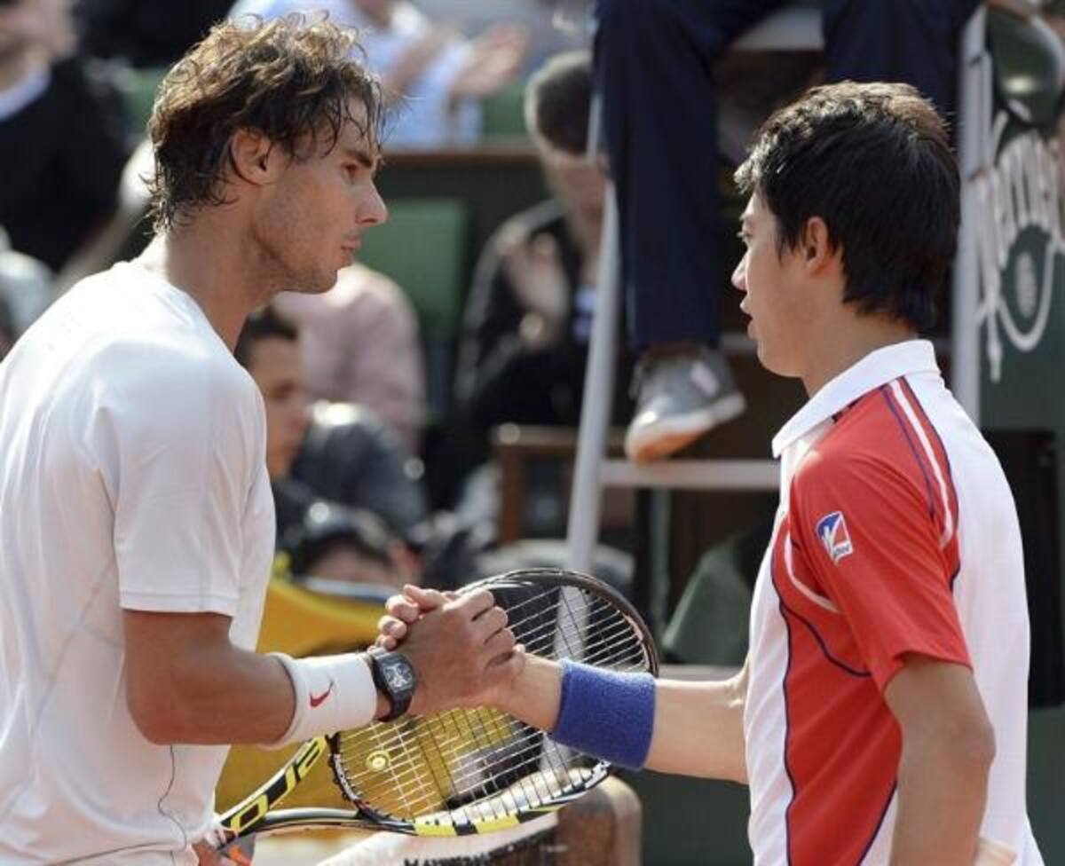Nadal se despide de Nishikori, ante quién consiguió su avance a cuartos. Foto: EFE