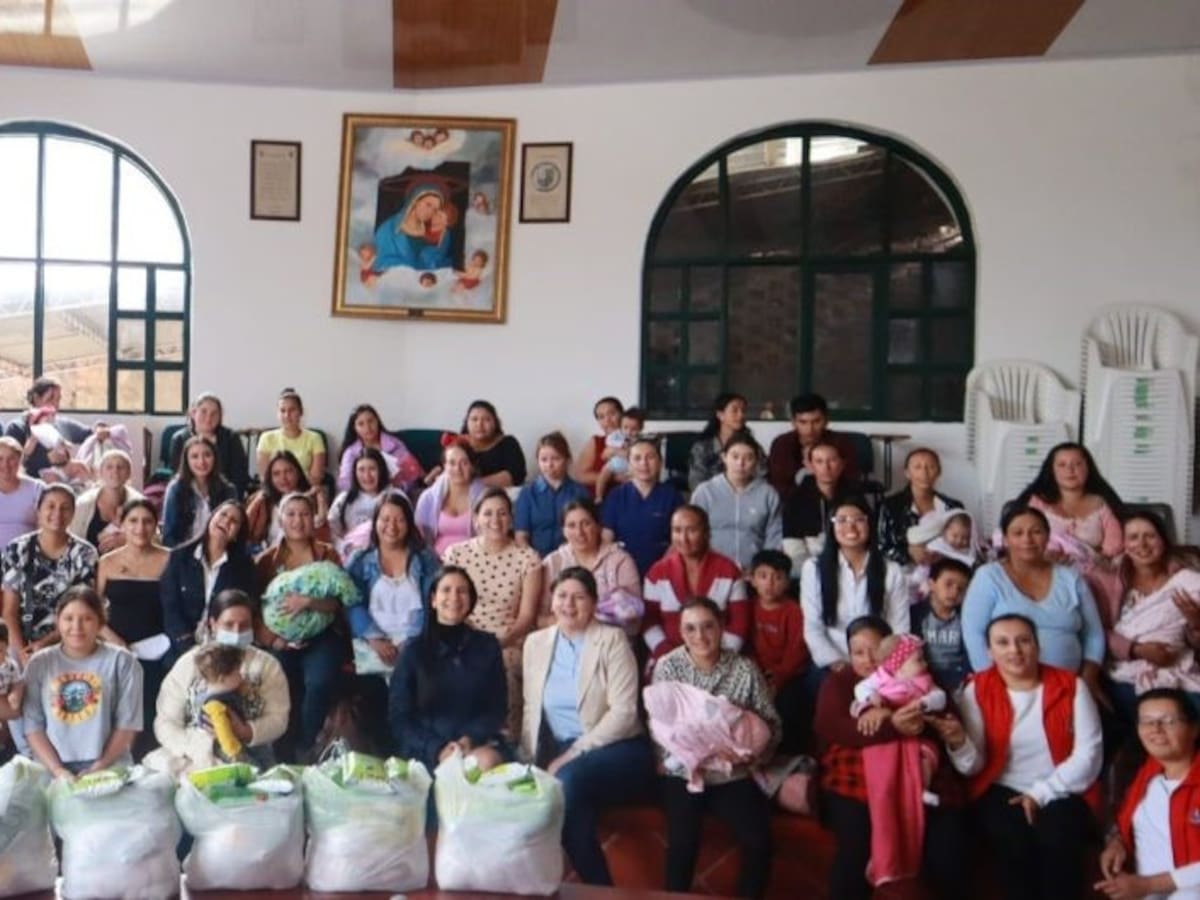 Entrega de Kits alimenticios para combatir la desnutrición infantil en Boyacá.