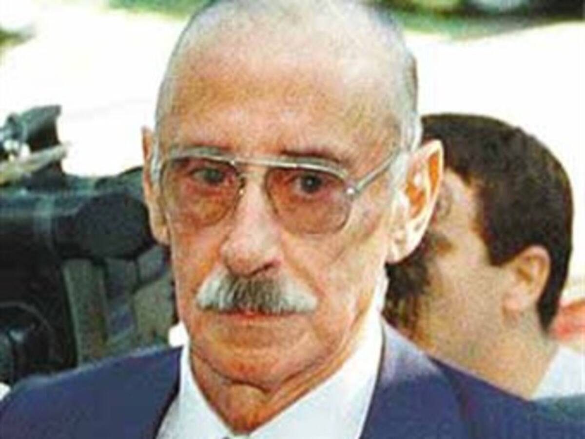 Dictador argentino Videla afronta juicio por fusilamiento de presos