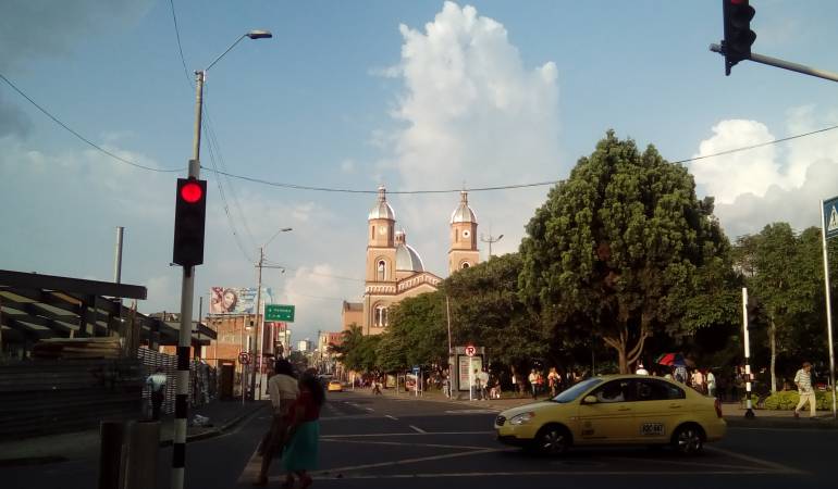 Toda la información local en Caracol Radio desde las 5:20AM hasta las 9:00AM 