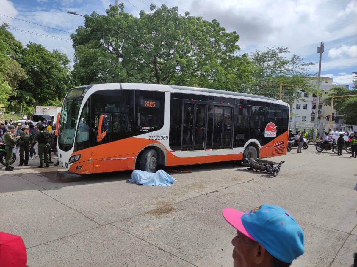 Transcaribe suspendió preventivamente a conductor de bus involucrado en accidente