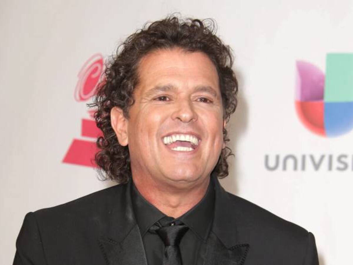 Carlos Vives olvida mencionar a Shakira, pero pide que le "bajen al matoneo"