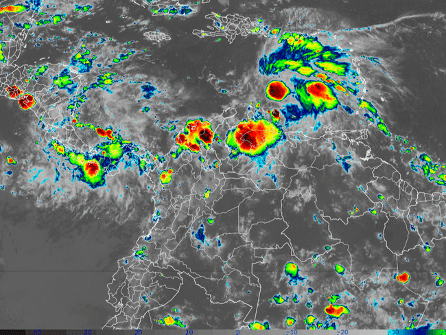 Onda tropical (AL98) con probabilidad de formación ciclónica