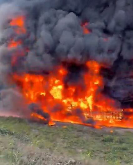 Queman vehículos que transportaban combustible en Norte de Santander. / Foto: Video comunidad.