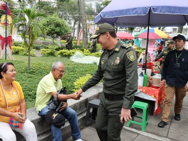 El director de la Policía general William Salamanca recorrió las calles de Ibagué