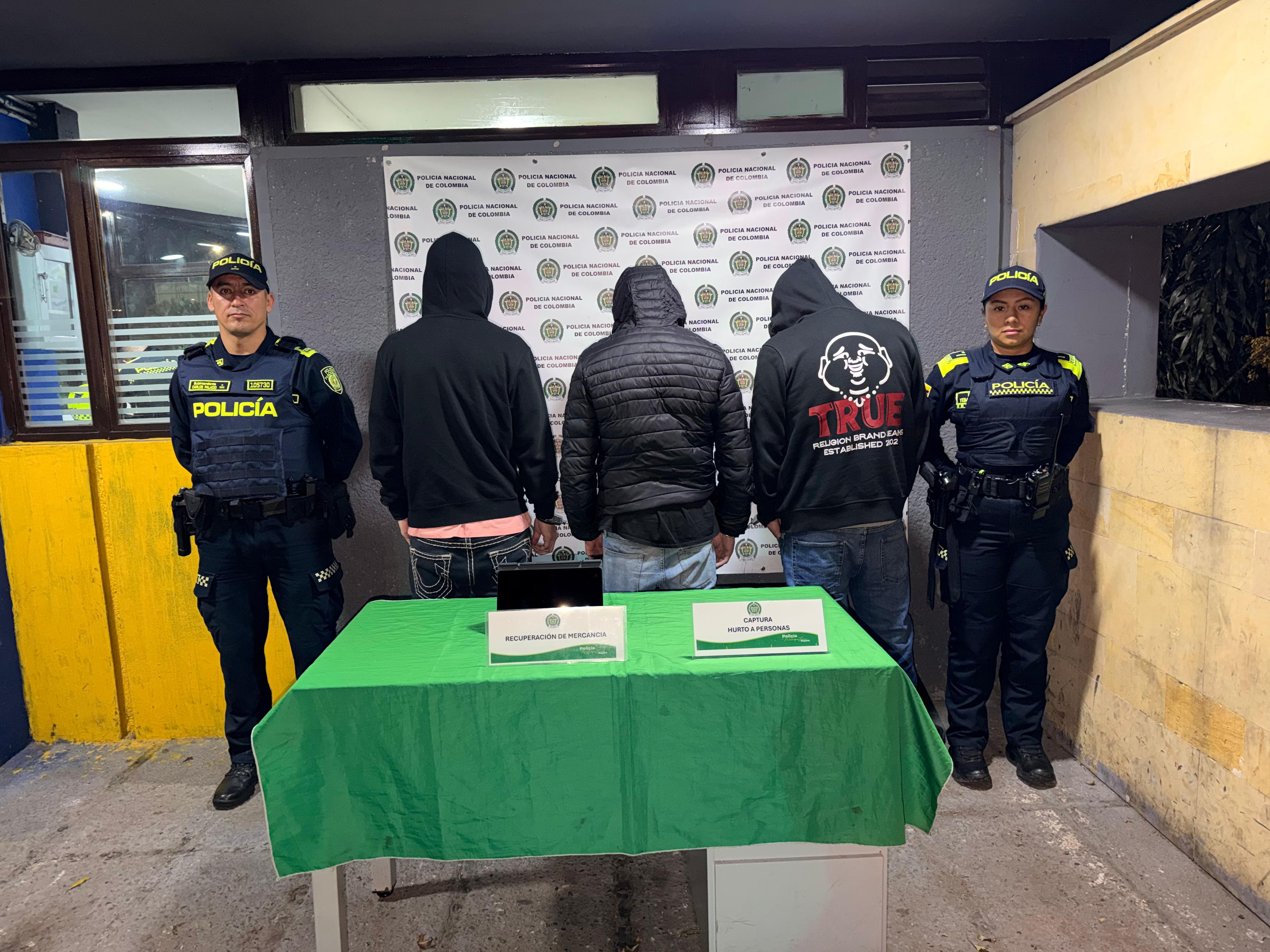 Capturados tres ‘rompevidrios’ en Bogotá: tenían largo historial por hurto. Foto: Policía de Bogotá.