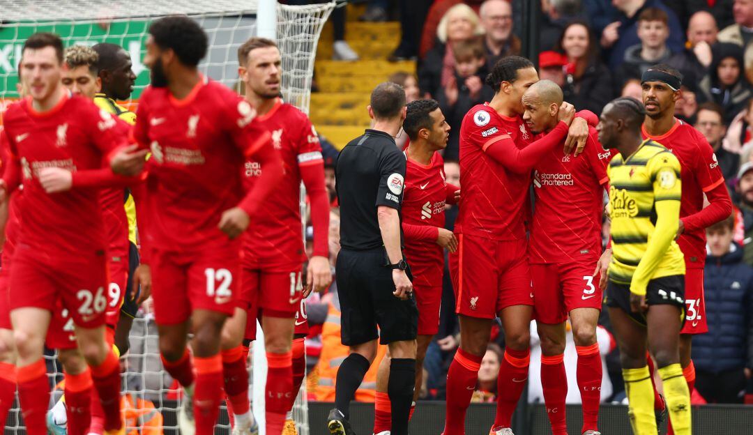 Celebración del Liverpool en el gol de Fabinho