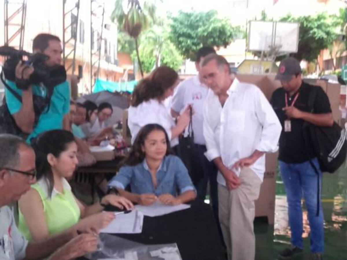 Hay que votar por las nuevas generaciones: Verano