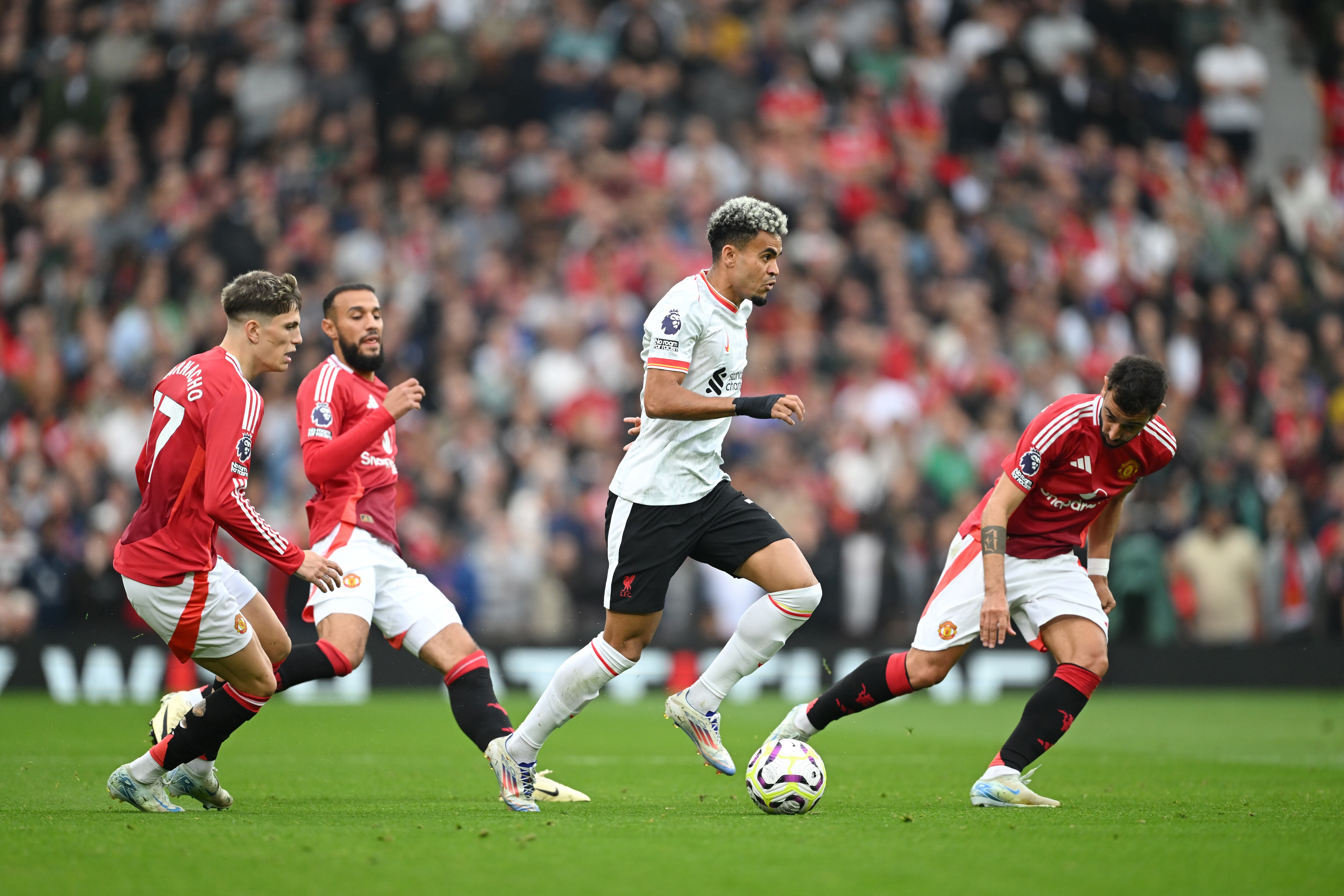Liverpool vs Manchester United (Photo by Michael Regan/Getty Images)