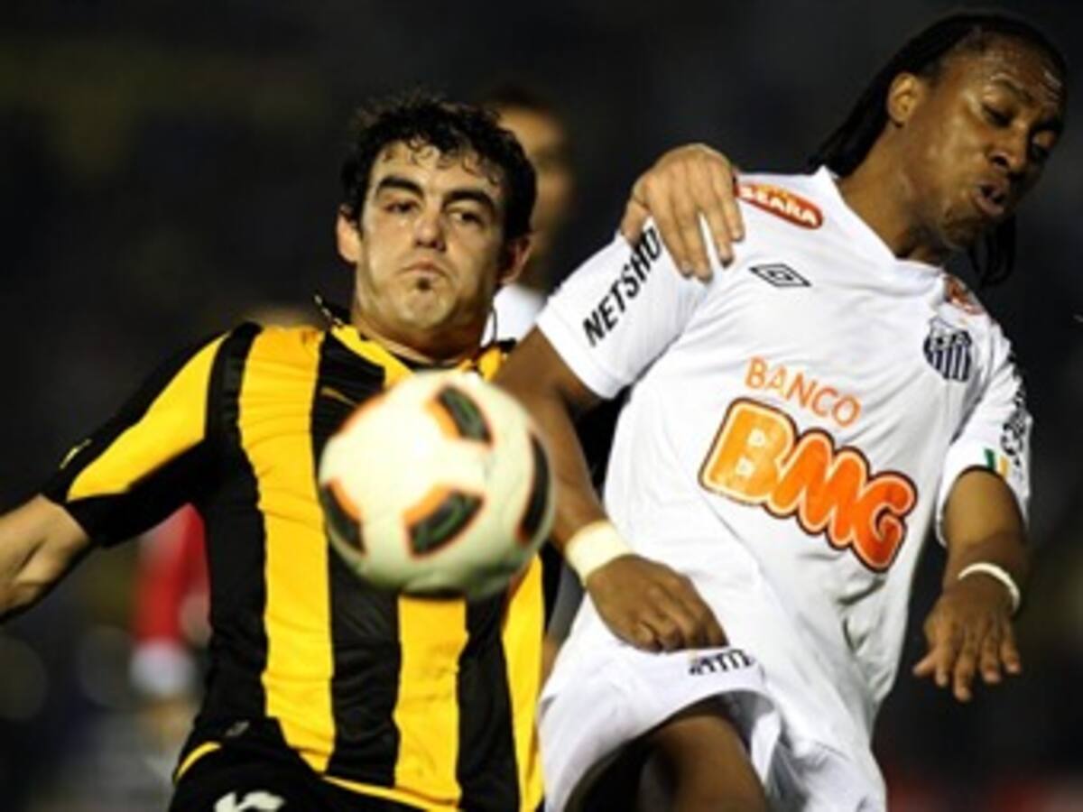 Peñarol y Santos empataron 0-0 en la ida de la final de la Copa Libertadores